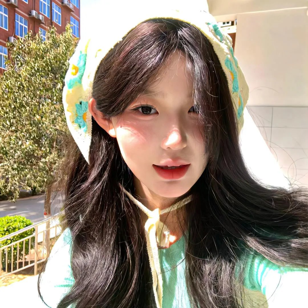 黄金庭院：冬日里的新年愿望